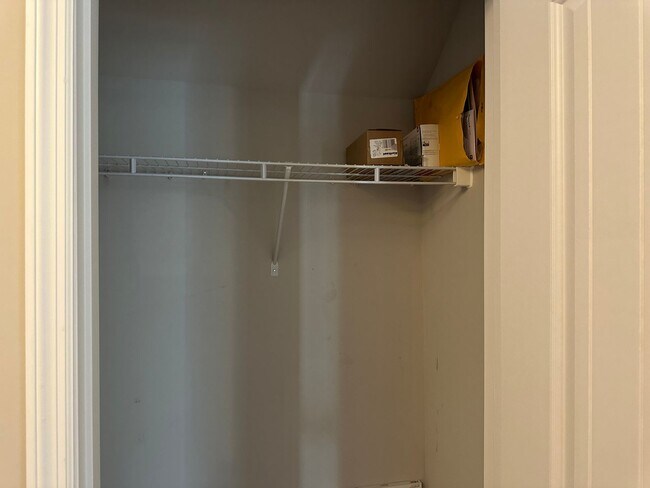 Building Photo - 1/2 off first full month rent move in special