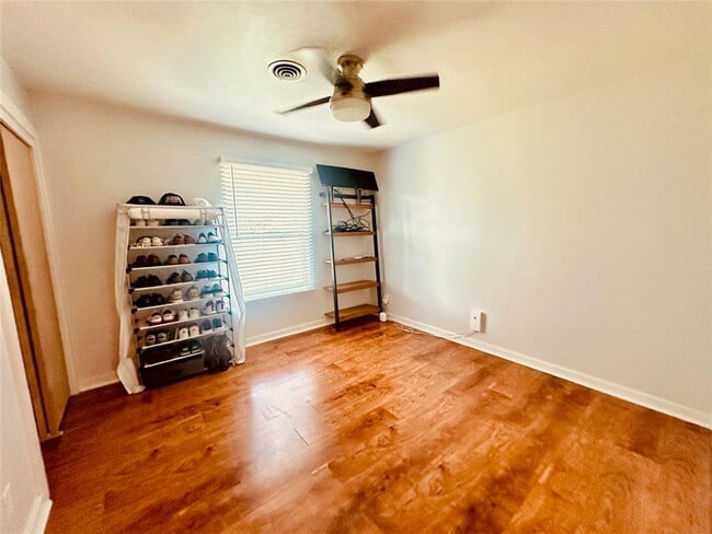 Building Photo - 4803 Everglade Dr