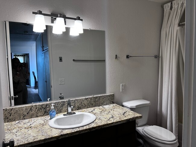 Building Photo - 2119 Via Puerta