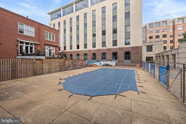 Building Photo - 1401 17th St NW