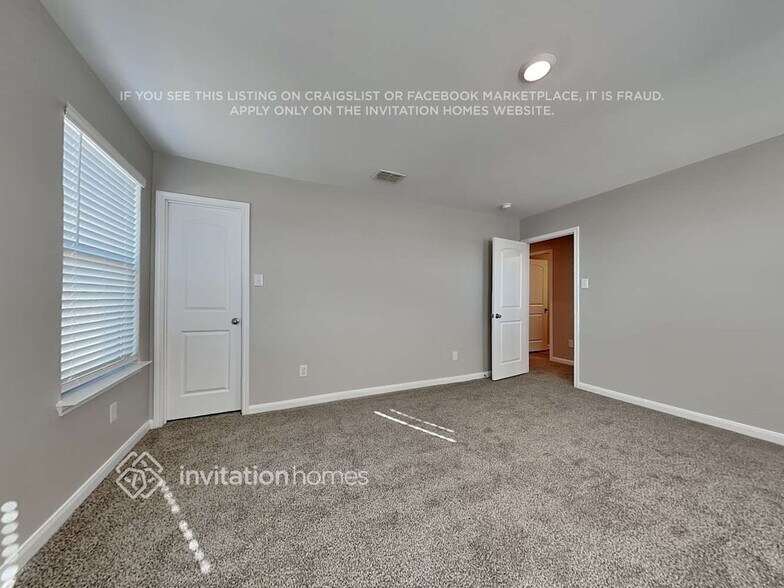 Building Photo - 3127 Angus Dr