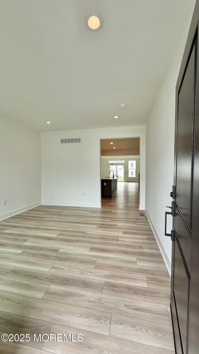 Building Photo - 97 Mustang Dr