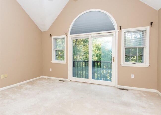 Building Photo - 285 Bishops Forest Dr