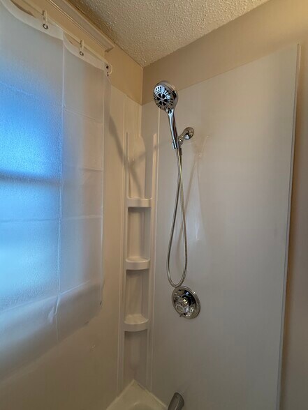 Building Photo - 315 N 10th St