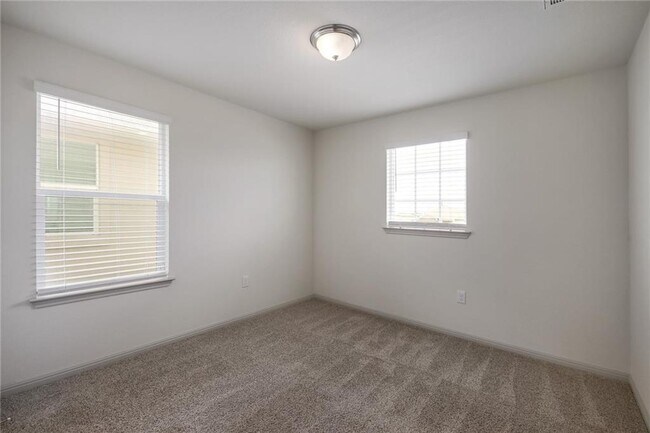 Building Photo - 109 Kleberg Ct