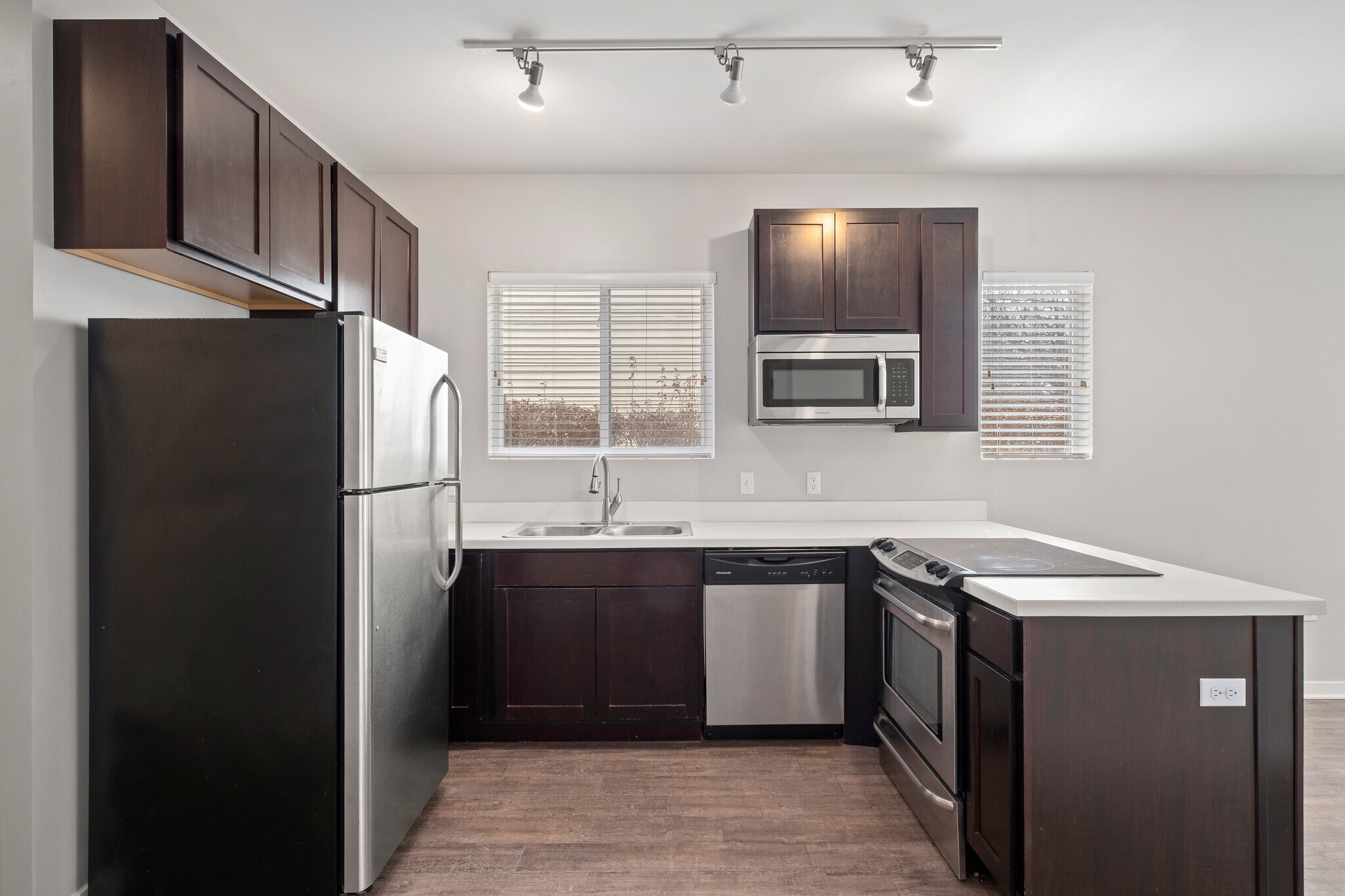 Building Photo - 600 Douglas St NW