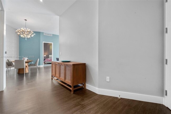Building Photo - 16001 Collins Ave