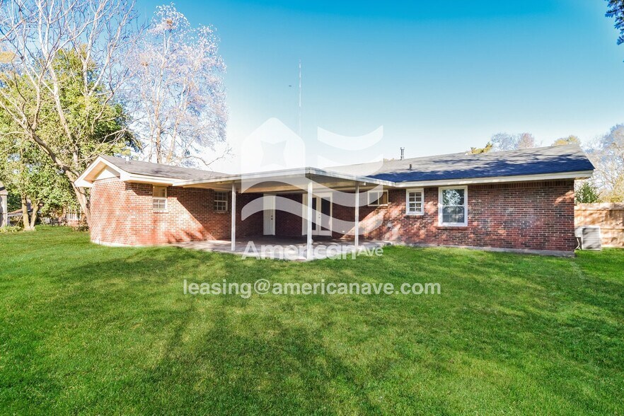 Building Photo - 227 Marian Dr