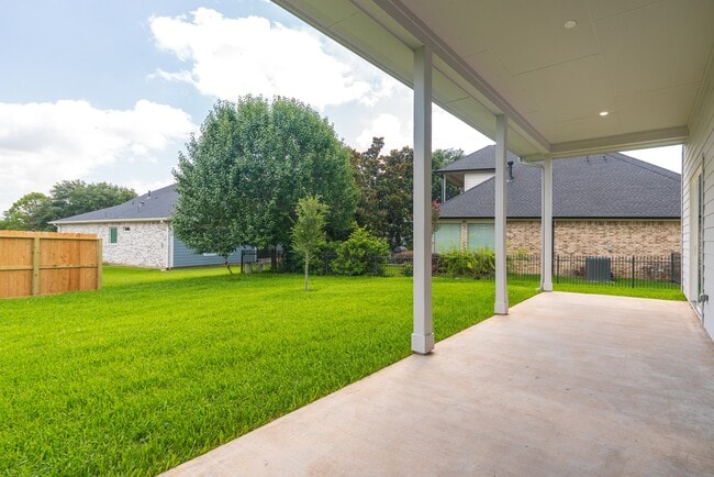 Building Photo - 624 Edgewood Dr