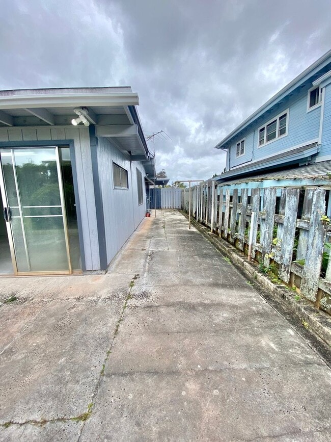 Building Photo - Recently Renovated 3 bed, 1.5 bath house i...