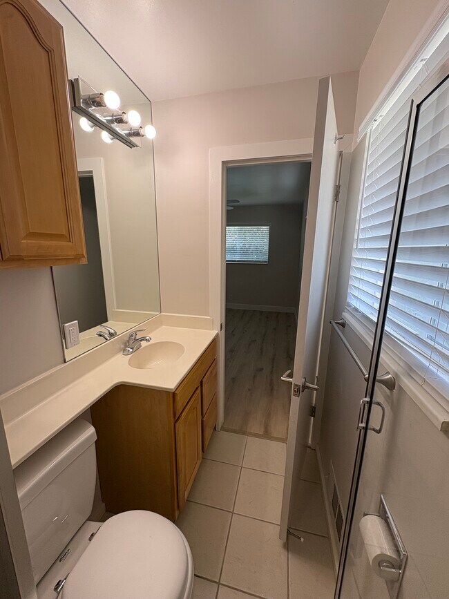 Building Photo - 1833 S Jeri Dr
