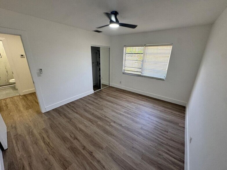 Building Photo - 1101 S Seacrest Blvd