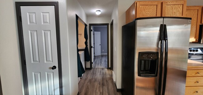Building Photo - Beautiful 3 Bed, 2 Bath Home w/ Office in ...