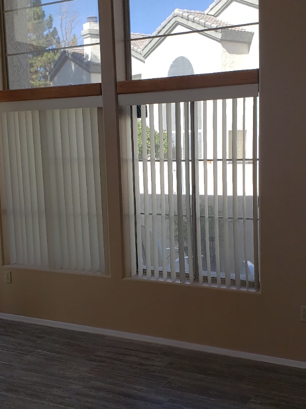 Building Photo - 1126 W Sandy Banks