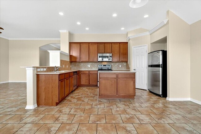 Building Photo - 6018 Tapestry Dr