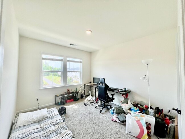 Building Photo - 5811 Clear Creek Ln