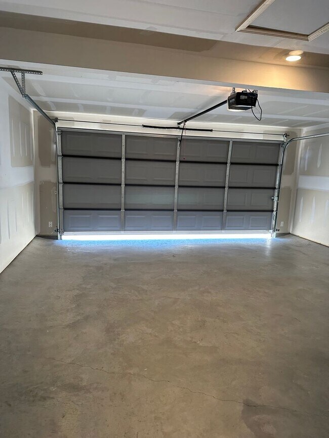 Building Photo - NEW Three Bedroom | Two Bath Home in Stage...