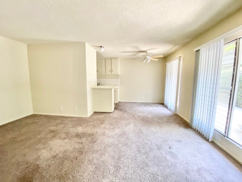 Primary Photo - 3337 Mentone Ave