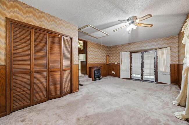 Building Photo - 2 Bedroom Dog Friendly Home For Rent With Large Bonus Room!