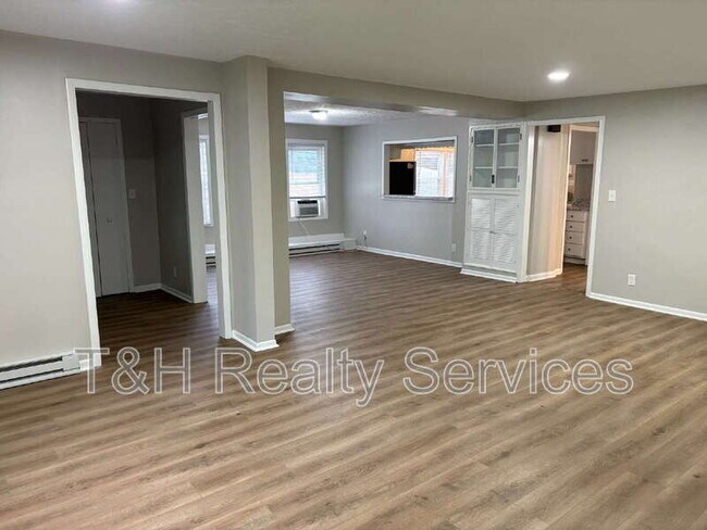 Building Photo - 3180 Blue Bluff Rd