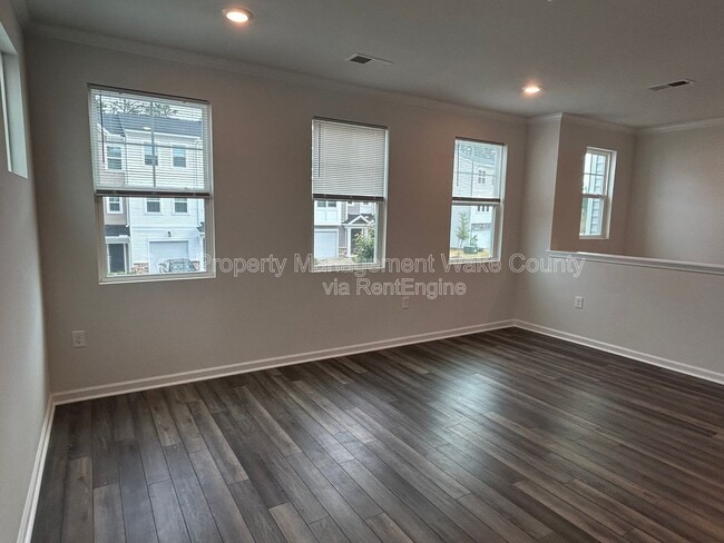 Building Photo - 1041 Shoreside Dr