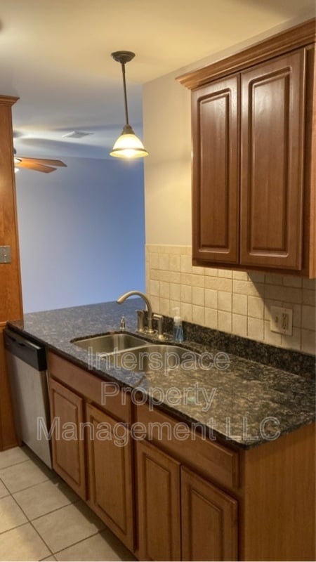 Building Photo - 9937 S Cicero Ave