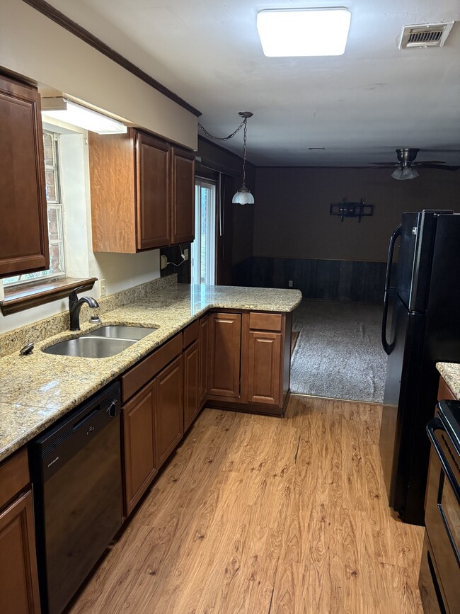 Building Photo - 41 Glade Pl