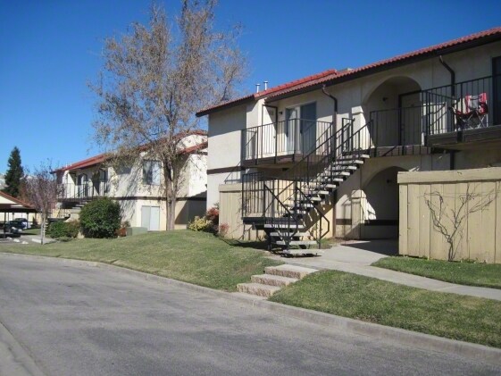 Building Photo - Sierra Vista Apartments