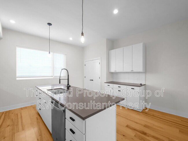 Building Photo - 1159 N 4th St