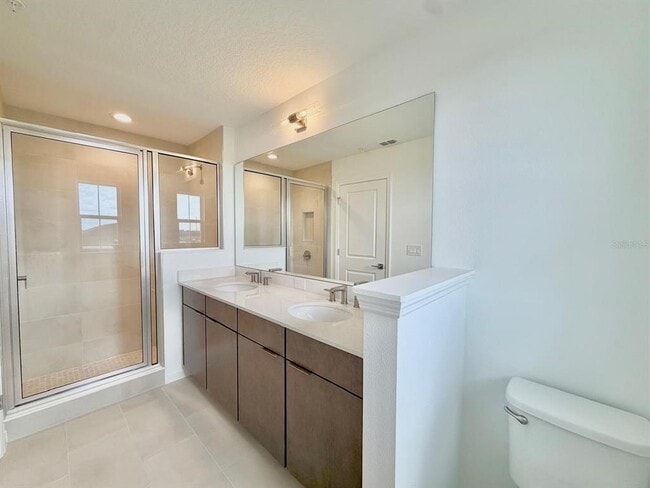 Building Photo - 1887 Pinecliff Dr