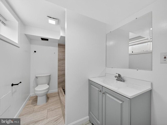 Building Photo - 10506 Lorain Ave