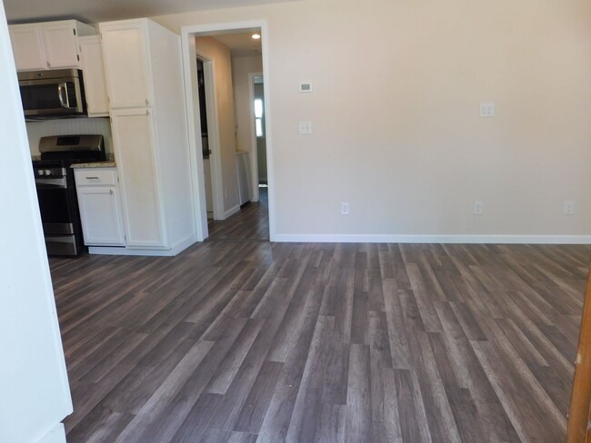 Building Photo - Complete Remodeled 2bd/1ba Cozy Home for Rent