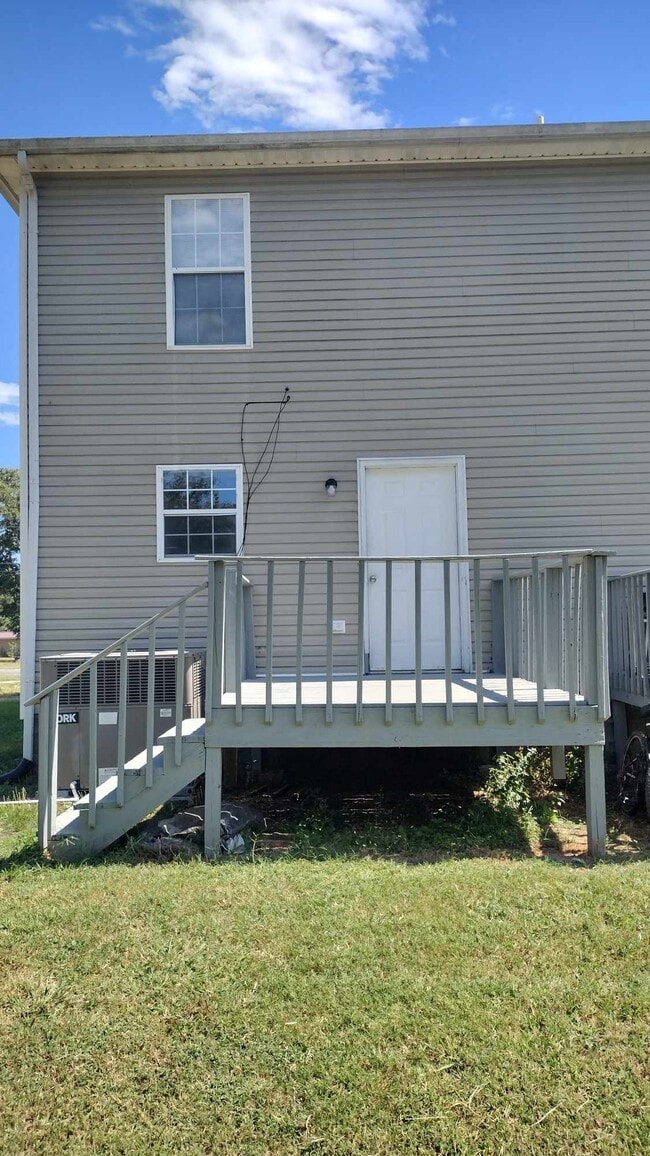 Building Photo - 1035 Bluebird Ln