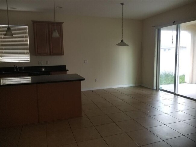 Building Photo - Move in Ready Home in Great Location