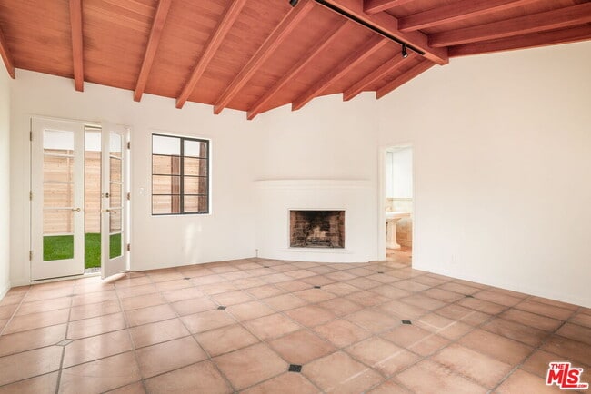 Building Photo - 2228 Prospect Ave