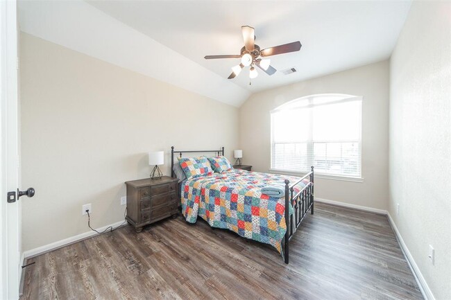Building Photo - 6411 Tea Tree Dr