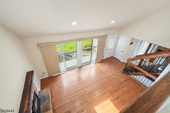 Building Photo - 257 Gemini Dr