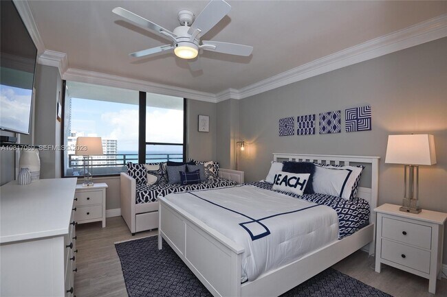 Building Photo - 3505 S Ocean Dr