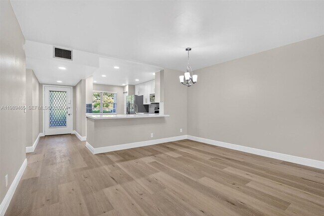 Building Photo - 12500 SW 5th Ct