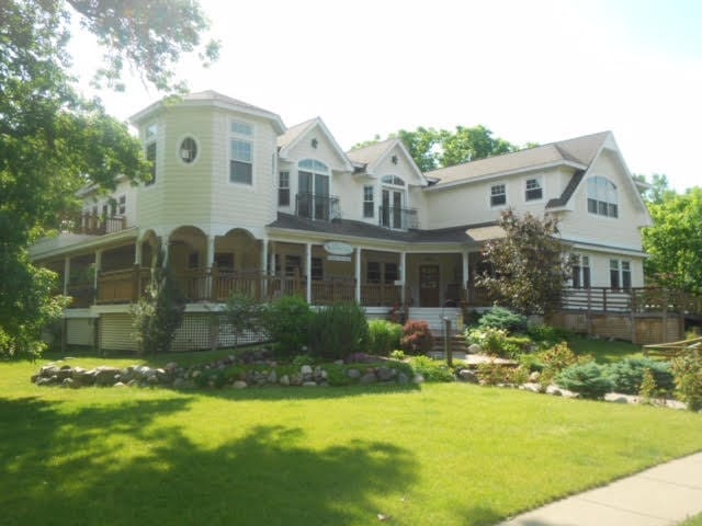 Building Photo - 3411 Saint Croix Trl S