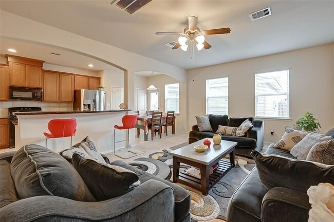 Building Photo - 7215 Pavilion Dr