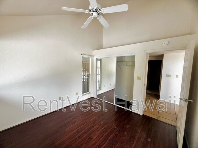 Building Photo - 95-270-270 Waikalani Dr