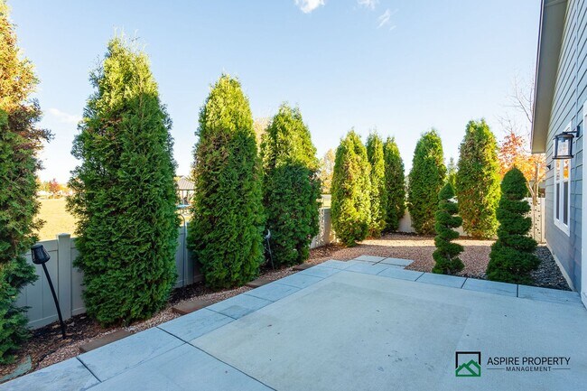 Building Photo - 4 Bed 2 Bath home for rent