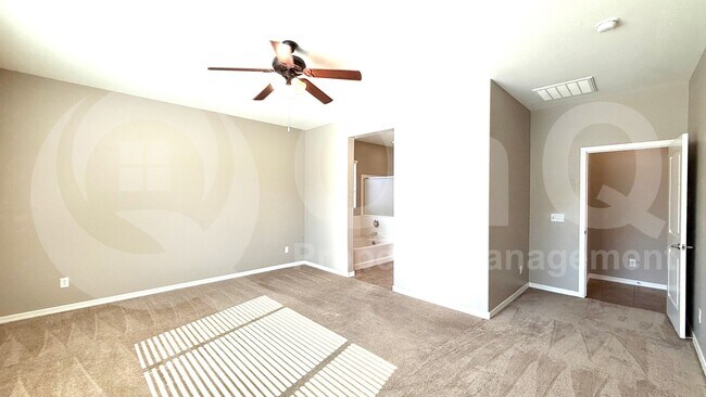 Building Photo - 987 W Deoni Trail