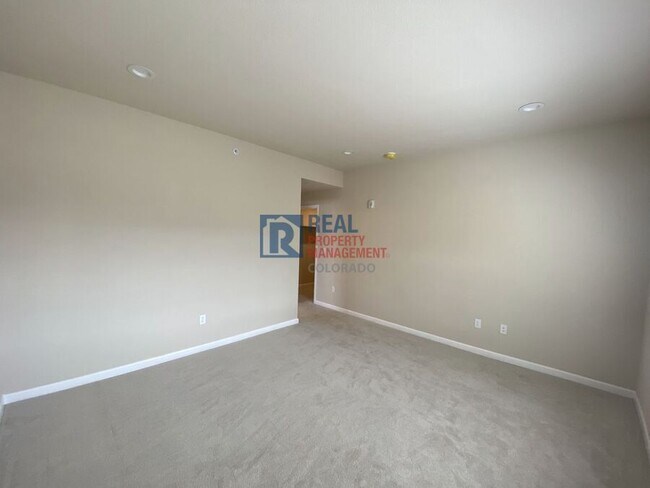 Building Photo - 875 E 78th Ave