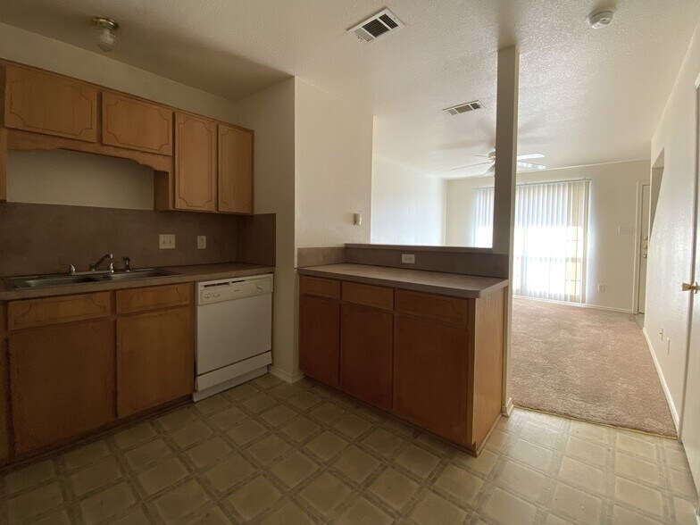 Building Photo - 4603 Hudson Dr