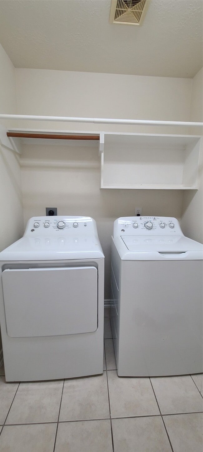 Building Photo - 15106 Brookwood Bridge Ln