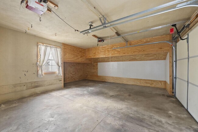 Building Photo - 2505 Coventry Rd