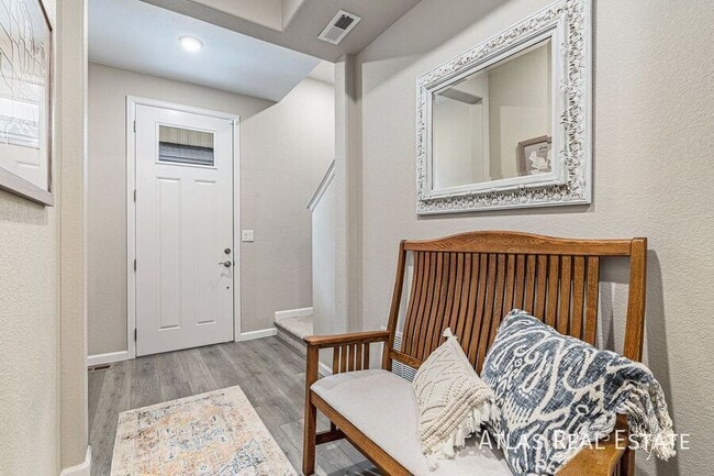 Building Photo - 1536 Castle Creek Cir