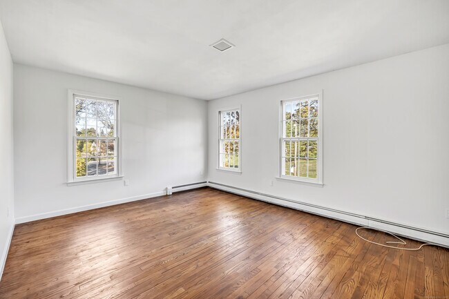 Building Photo - 41 Butternut Ln